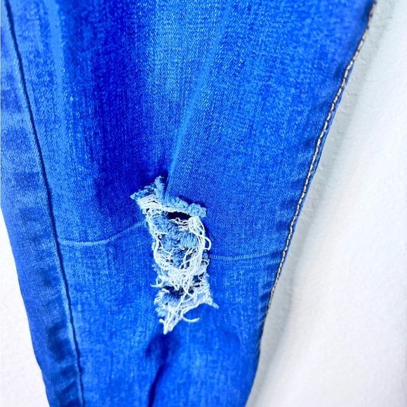 Classic Blue Kids Jeans with Distressed Accents Size 12 - Picture 6 of 13